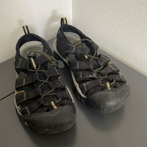 SOLD KEEN Newport H2 Water Shoes, Sz 8.5